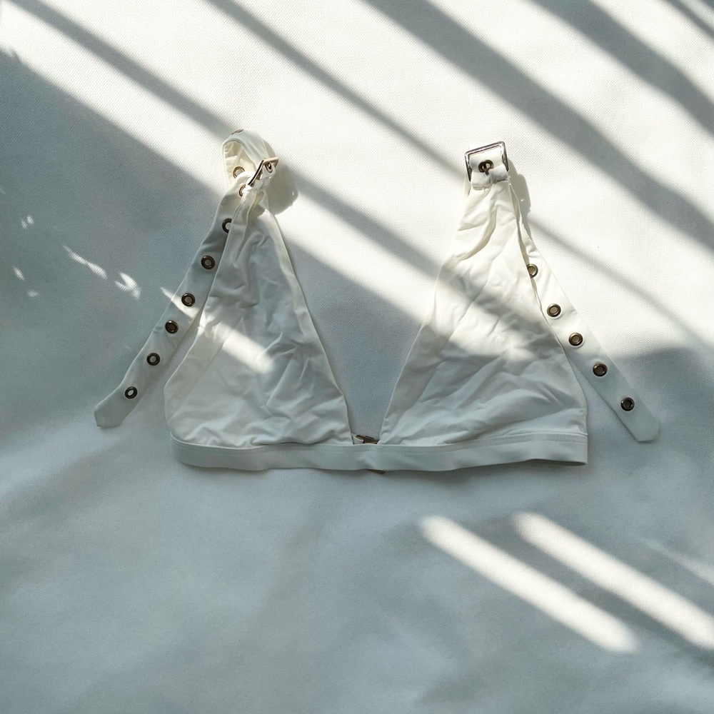 Meshki White Triangle Bikini Top - size M